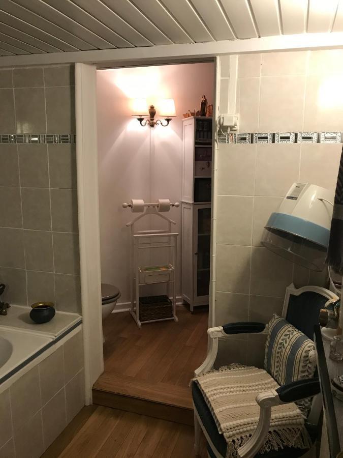דירות בוזוויל L'Atelier De Jocelyne מראה חיצוני תמונה